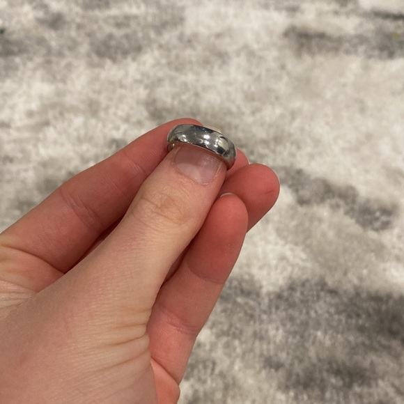 Silver ring - Picture 2 of 2